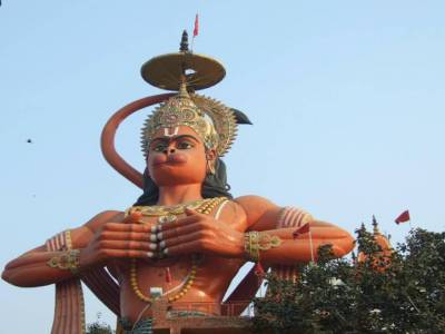 Travel Guide Jhandewalan Hanuman Temple Statue